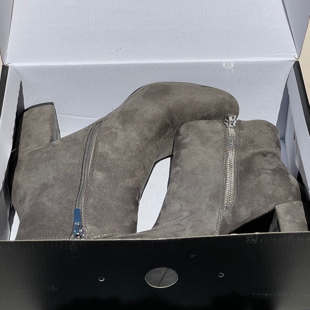 Nine West Takes 9x9 Dark Grey Suede Booties size 11M